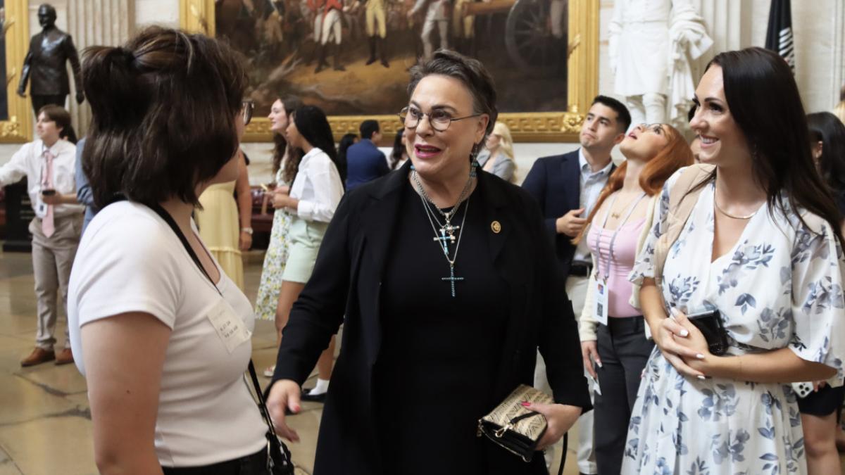 Congresswoman Hageman gives constituents a tour